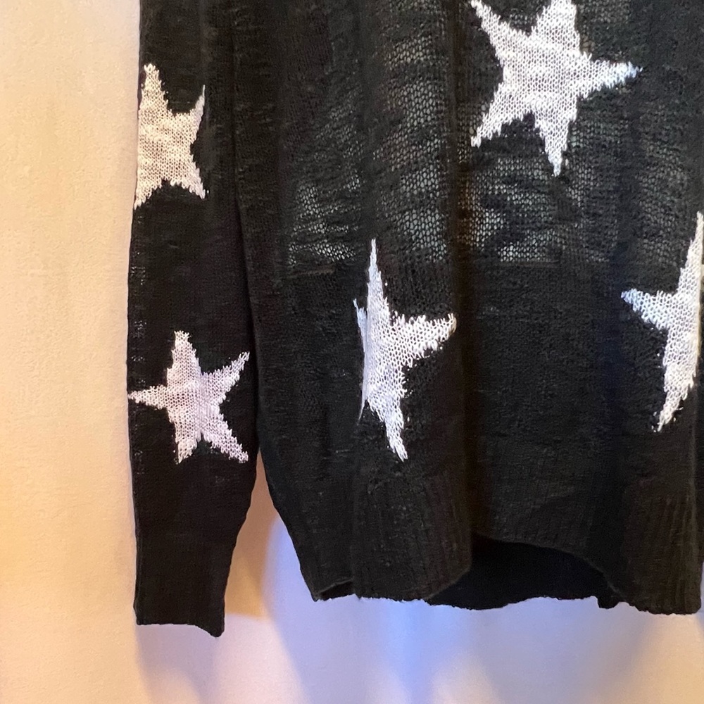 Non Branded Women’s White Star patterned cardigan Sweater - Picture 5 of 6